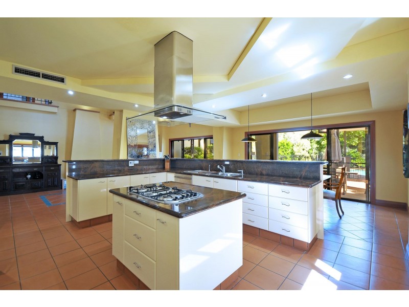 29 Kentia Court, Elanora QLD 4221