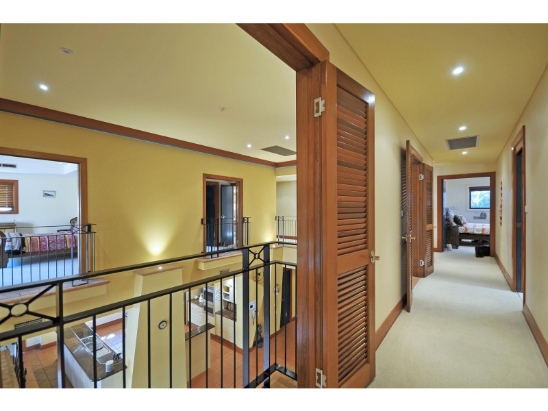 29 Kentia Court, Elanora QLD 4221