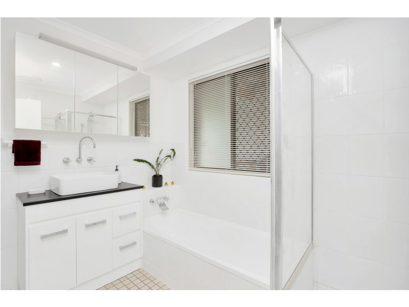 14 Amadeus Street, Elanora QLD 4221