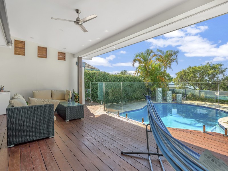 5 Oakwood Terrace, Palm Beach QLD 4221