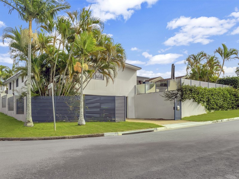 5 Oakwood Terrace, Palm Beach QLD 4221
