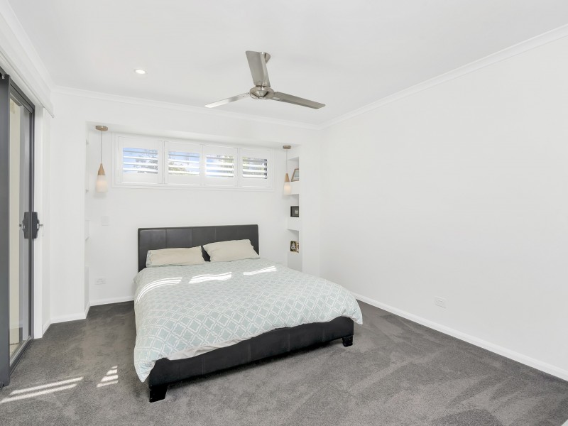 5 Oakwood Terrace, Palm Beach QLD 4221