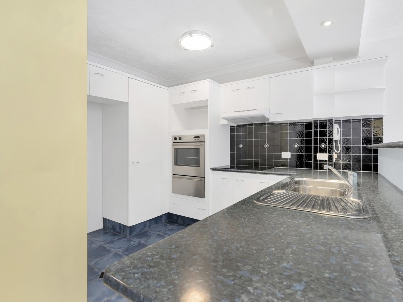 6/9 Ocean Street, Coolangatta QLD 4225