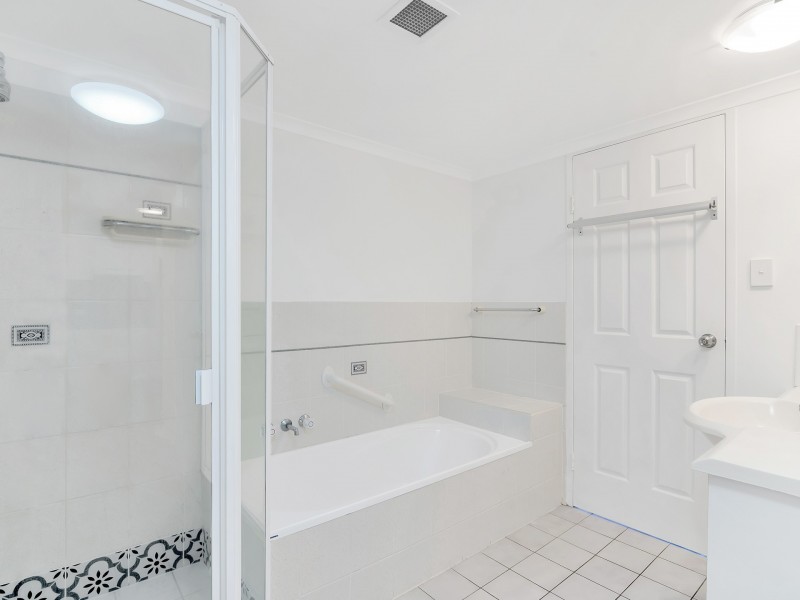 6/9 Ocean Street, Coolangatta QLD 4225