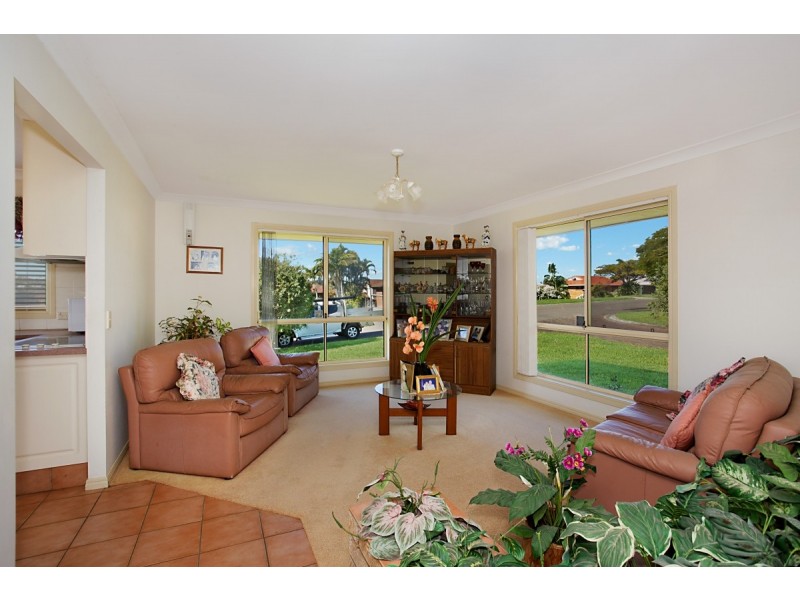 8 Sequoia Court, Banora Point NSW 2486