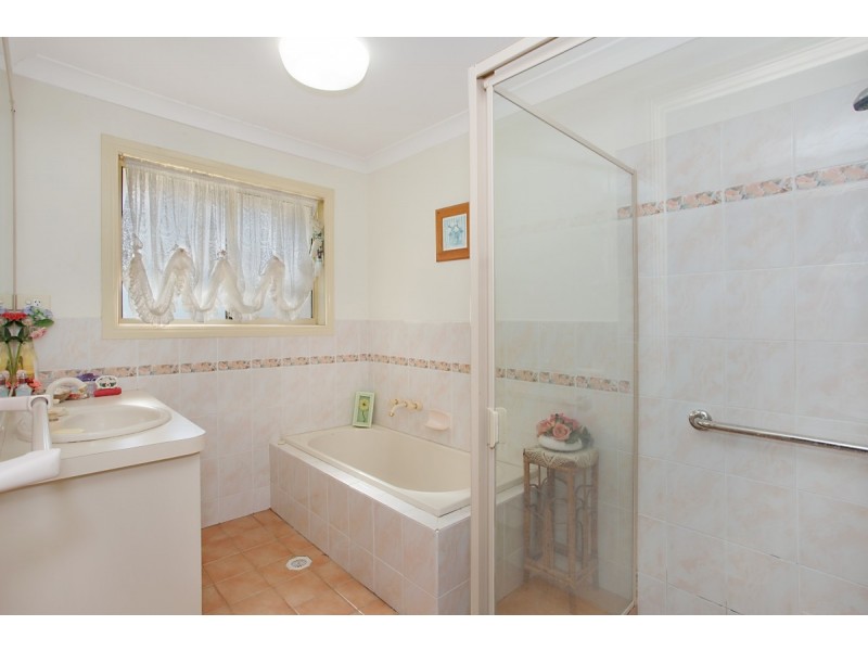 8 Sequoia Court, Banora Point NSW 2486