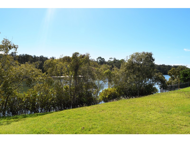 5 Kentia Court, Elanora QLD 4221