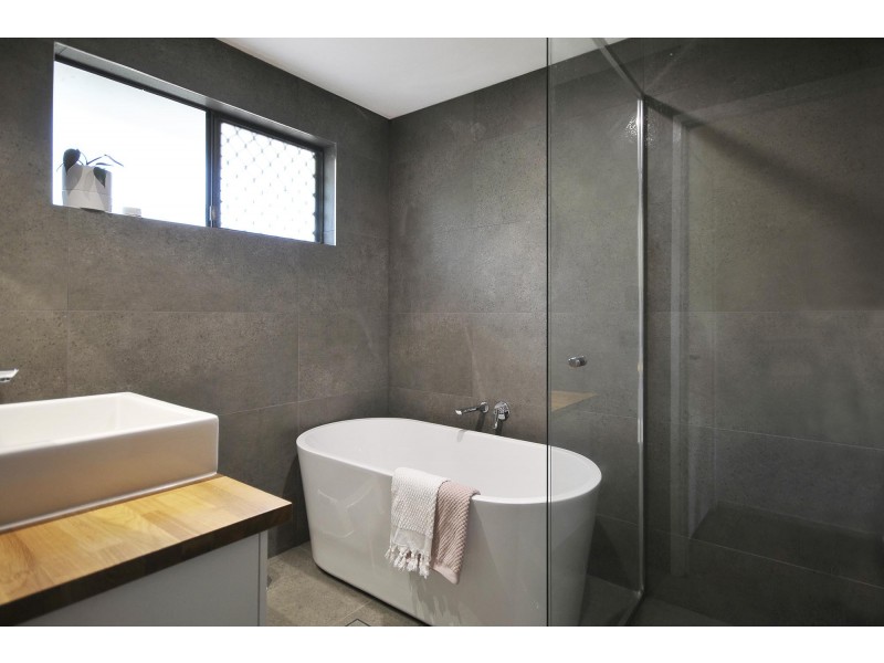 25 Lansell Avenue, Currumbin QLD 4223