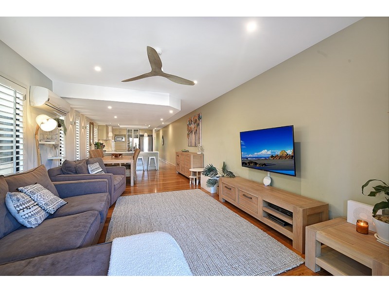 1/13 Thirteenth Avenue, Palm Beach QLD 4221