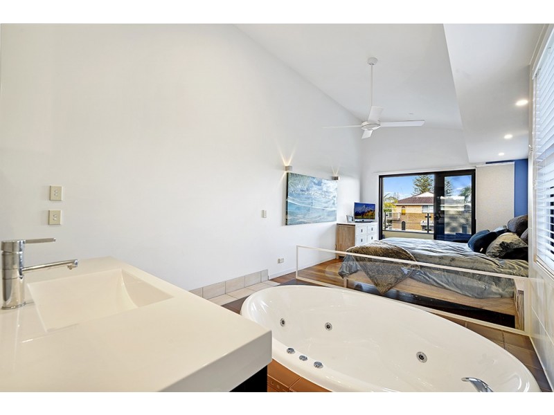 1/13 Thirteenth Avenue, Palm Beach QLD 4221