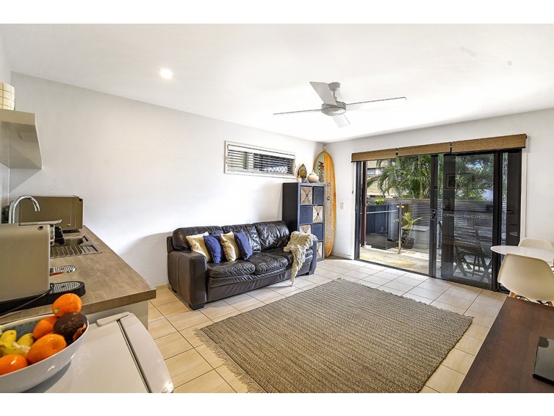 1/13 Thirteenth Avenue, Palm Beach QLD 4221