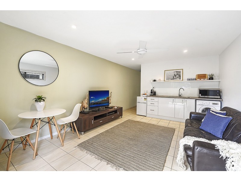 1/13 Thirteenth Avenue, Palm Beach QLD 4221