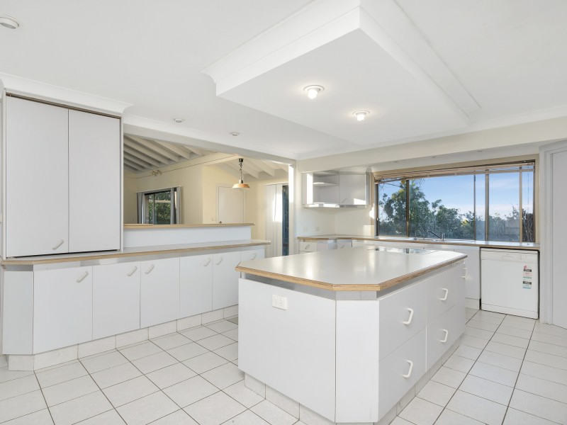 206 Simpsons Road, Currumbin Waters QLD 4223