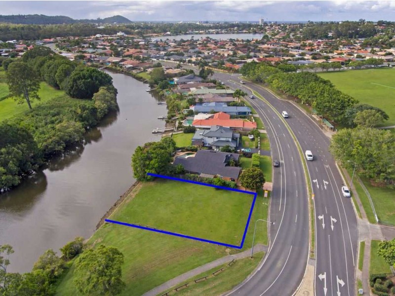 274 Nineteenth Avenue, Elanora QLD 4221