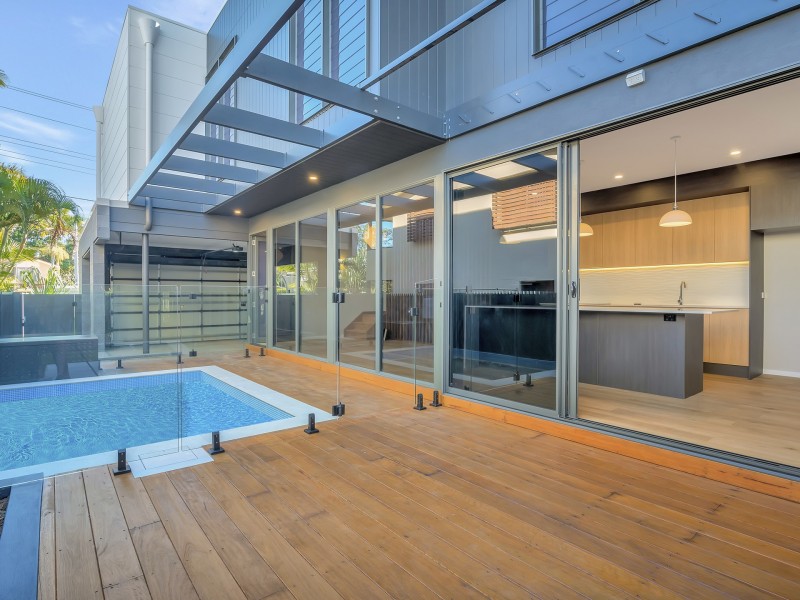 2/16 Tallebudgera Drive, Palm Beach QLD 4221