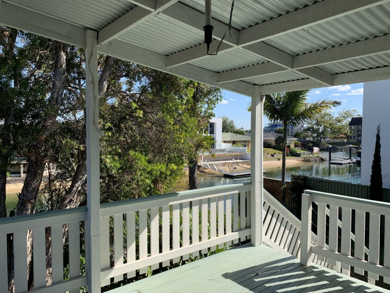 7 Lotus Key, Broadbeach Waters QLD 4218