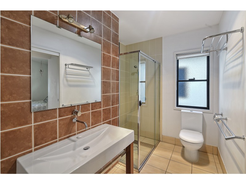 1/13 Thirteenth Avenue, Palm Beach QLD 4221