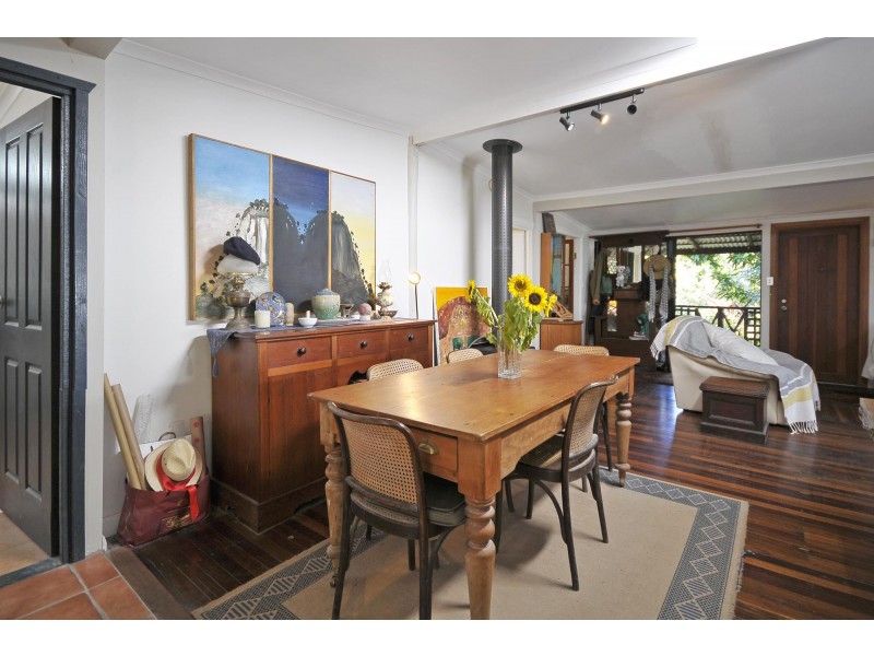 227 Simpsons Road, Elanora QLD 4221