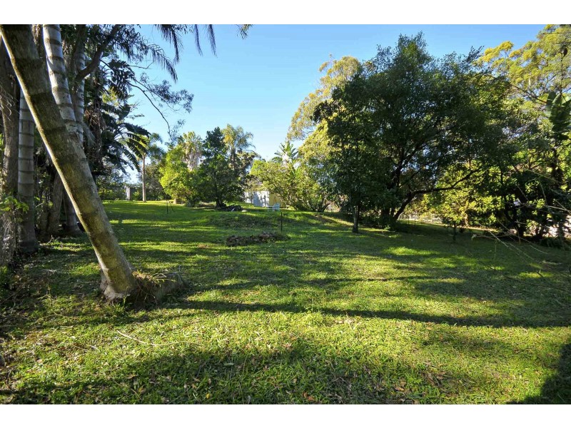 227 Simpsons Road, Elanora QLD 4221
