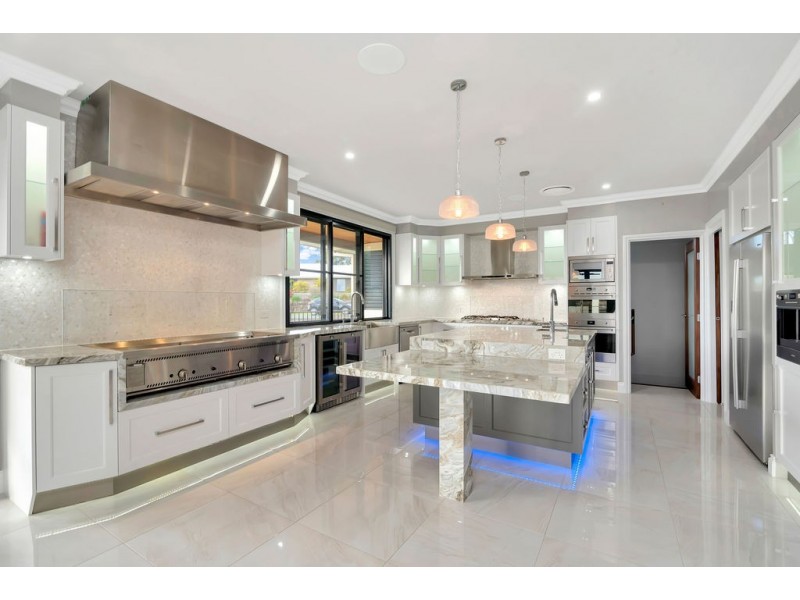 10 Forest Ridge Drive, Bonogin QLD 4213