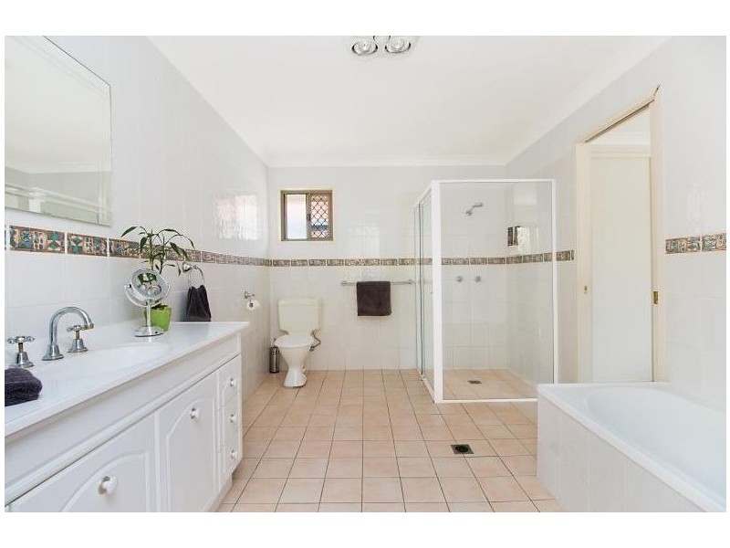 14 Bergamont Street, Elanora QLD 4221