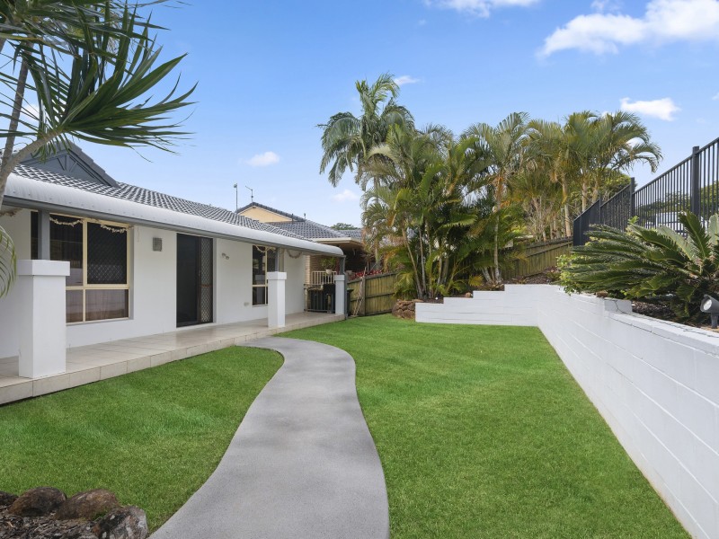 12 Jarrah Place, Banora Point NSW 2486