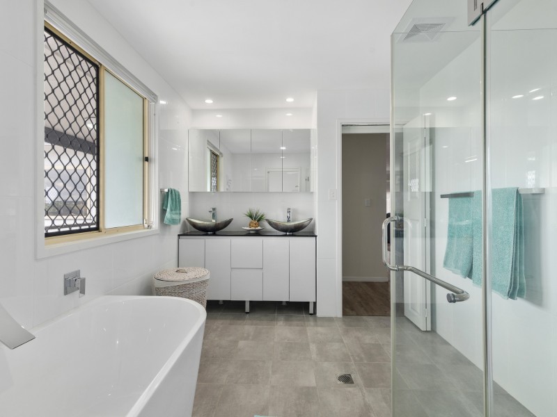 12 Jarrah Place, Banora Point NSW 2486