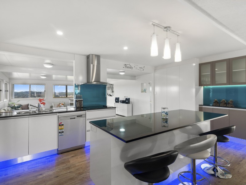 12 Jarrah Place, Banora Point NSW 2486