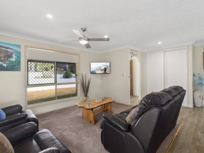 12 Jarrah Place, Banora Point NSW 2486