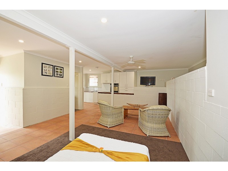 12 Jarrah Place, Banora Point NSW 2486