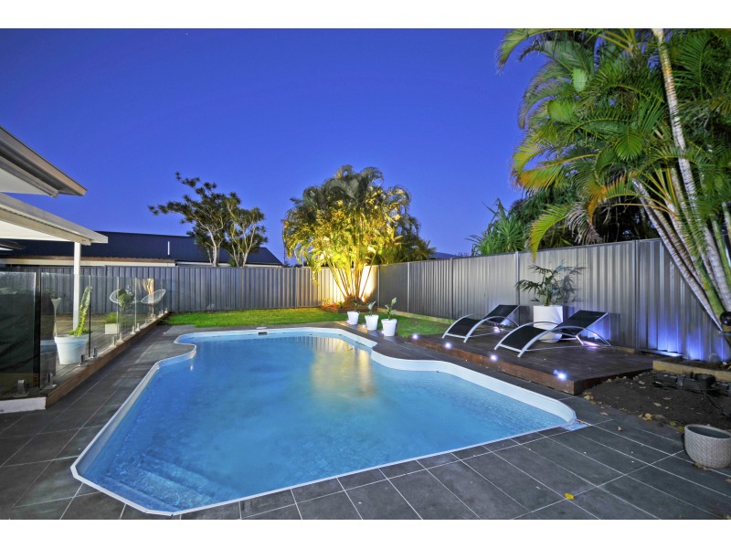 14 Barklya Place, Palm Beach QLD 4221