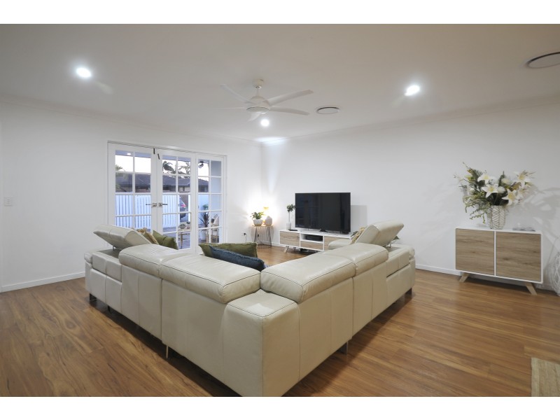 14 Barklya Place, Palm Beach QLD 4221