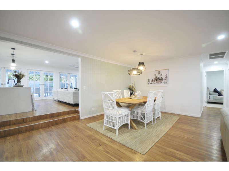 14 Barklya Place, Palm Beach QLD 4221