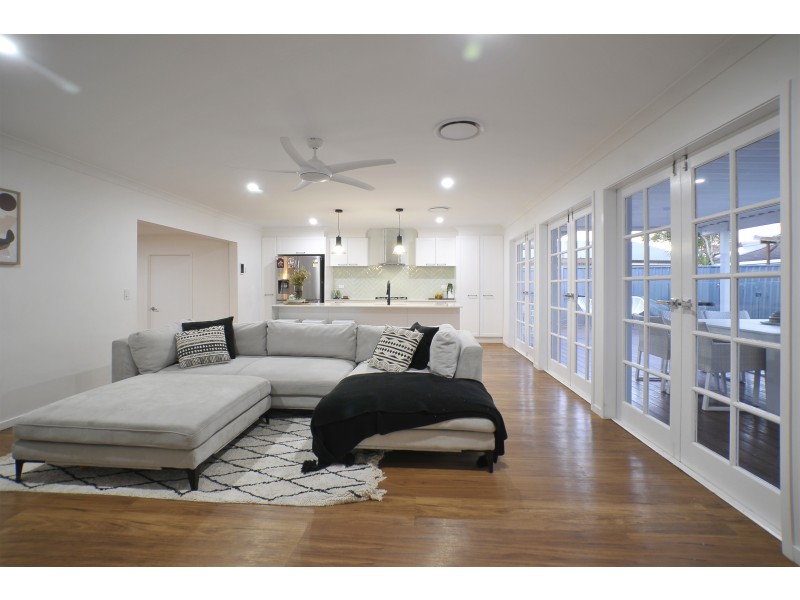 14 Barklya Place, Palm Beach QLD 4221
