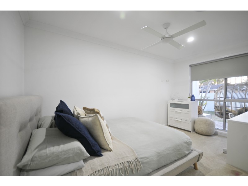 14 Barklya Place, Palm Beach QLD 4221