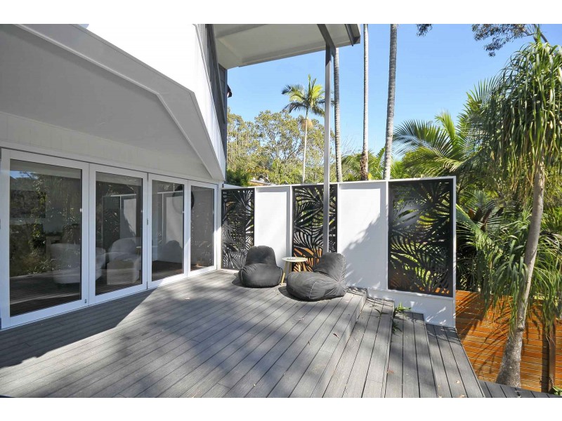 64 Ocean Parade, Burleigh Heads QLD 4220