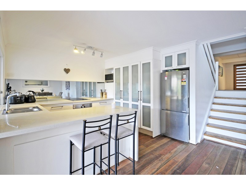 64 Ocean Parade, Burleigh Heads QLD 4220