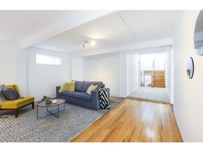 64 Ocean Parade, Burleigh Heads QLD 4220