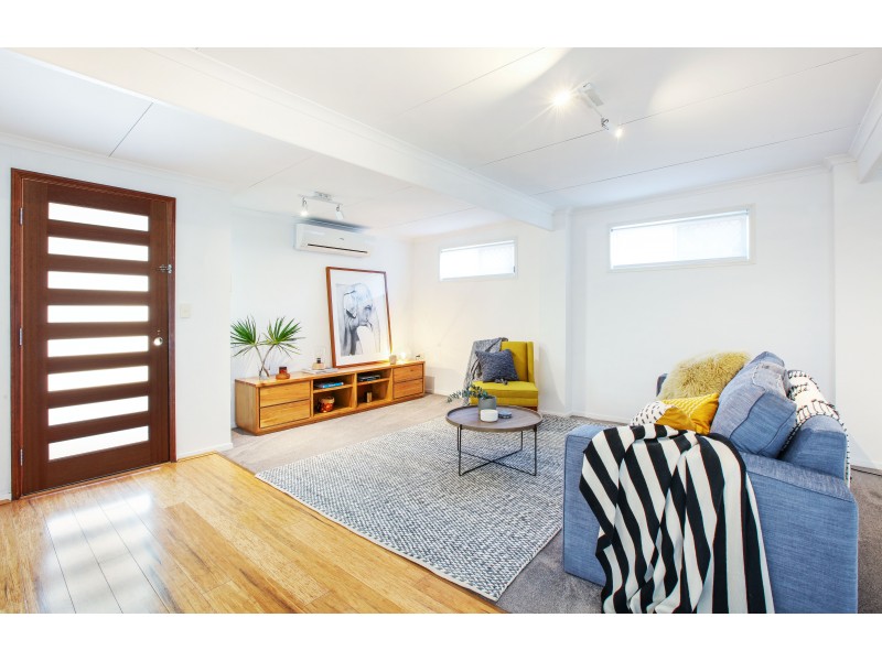 64 Ocean Parade, Burleigh Heads QLD 4220