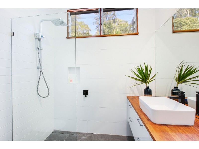 64 Ocean Parade, Burleigh Heads QLD 4220