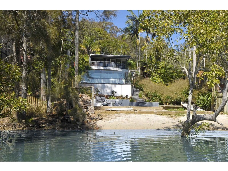 64 Ocean Parade, Burleigh Heads QLD 4220