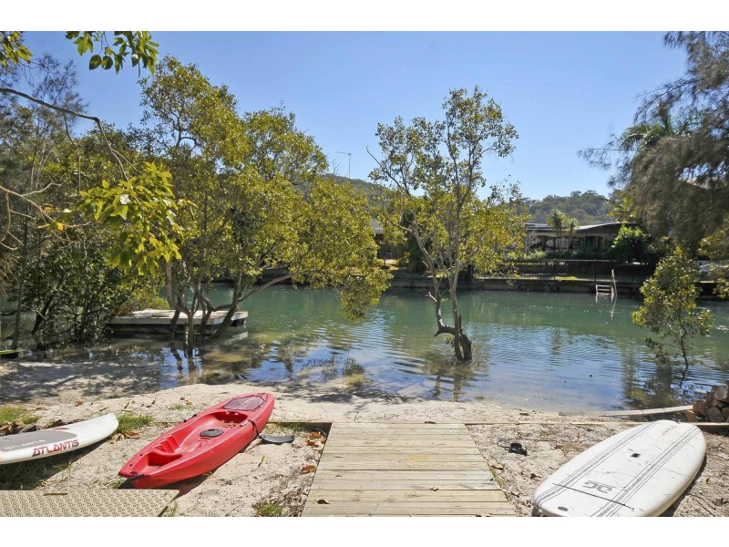 64 Ocean Parade, Burleigh Heads QLD 4220