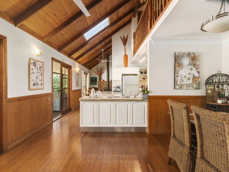 6 Horsman Road, Elanora QLD 4221