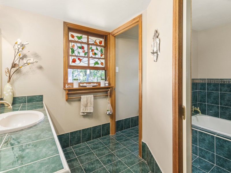 6 Horsman Road, Elanora QLD 4221