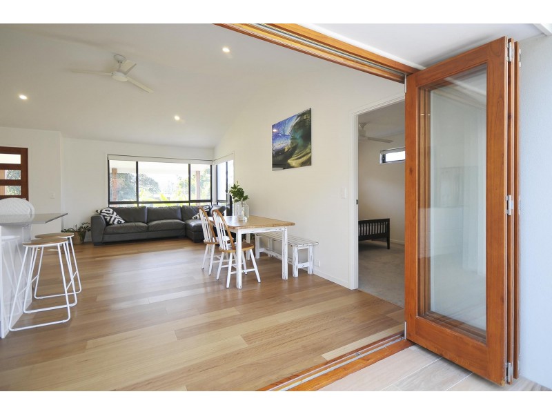 16 Beaumont Court, Currumbin Waters QLD 4223