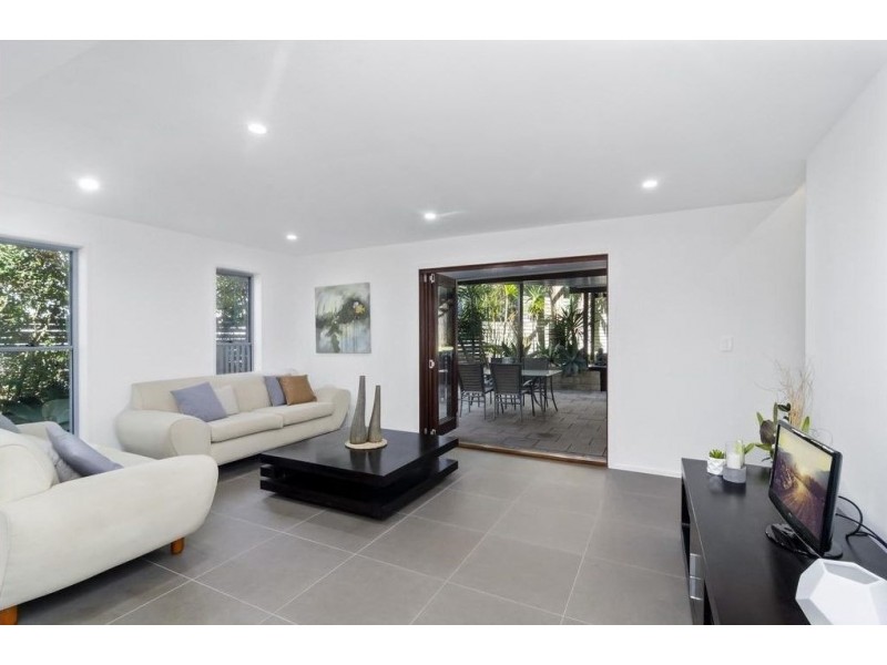 67 Ware Drive, Currumbin Waters QLD 4223