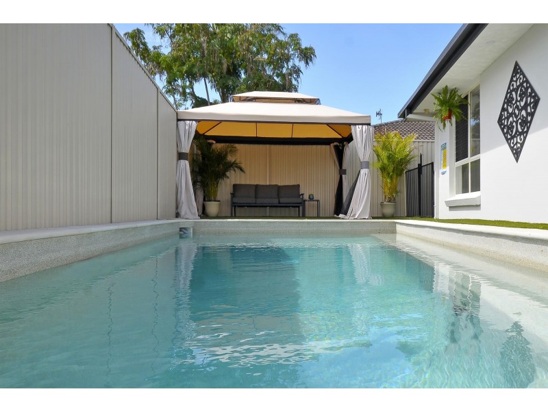 15 Sonama Court, Burleigh Waters QLD 4220