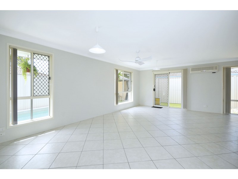 15 Sonama Court, Burleigh Waters QLD 4220
