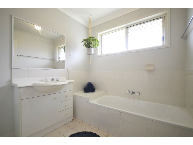 15 Sonama Court, Burleigh Waters QLD 4220