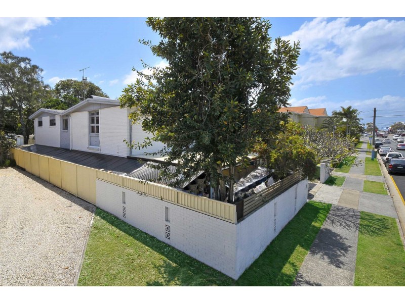 11 Tallebudgera Drive, Palm Beach QLD 4221
